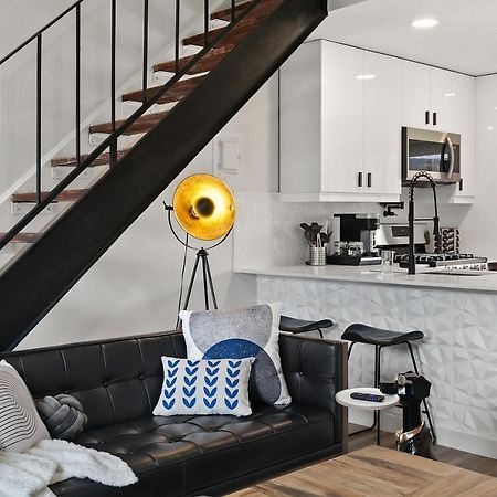 Contemporary Couples Getaway Near Austin Favorites - Loft 21 Apartment Ngoại thất bức ảnh