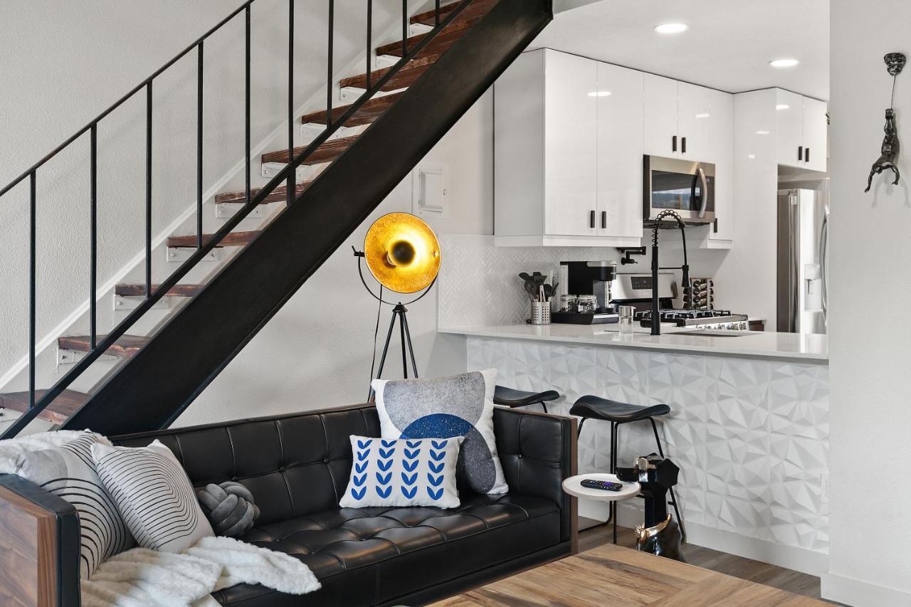 Contemporary Couples Getaway Near Austin Favorites - Loft 21 Apartment Ngoại thất bức ảnh