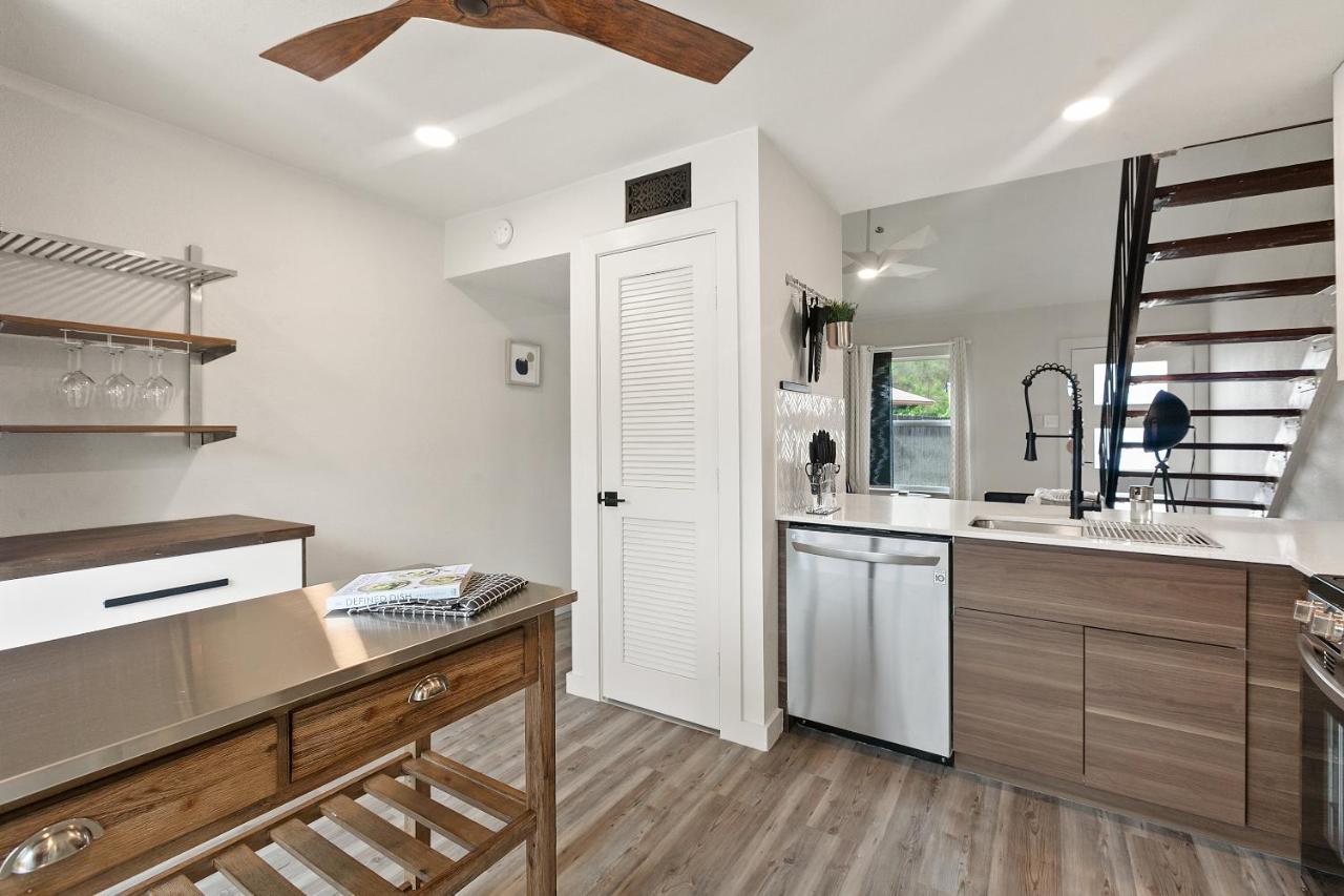 Contemporary Couples Getaway Near Austin Favorites - Loft 21 Apartment Ngoại thất bức ảnh
